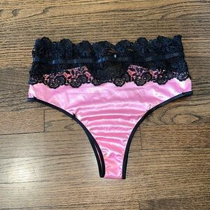 NWT Women Pink And Black Lace Satin Feathers Lingerie Panties 1X